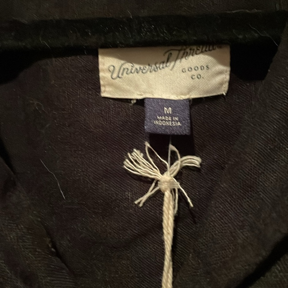 Universal Threads button top - Picture 3 of 4